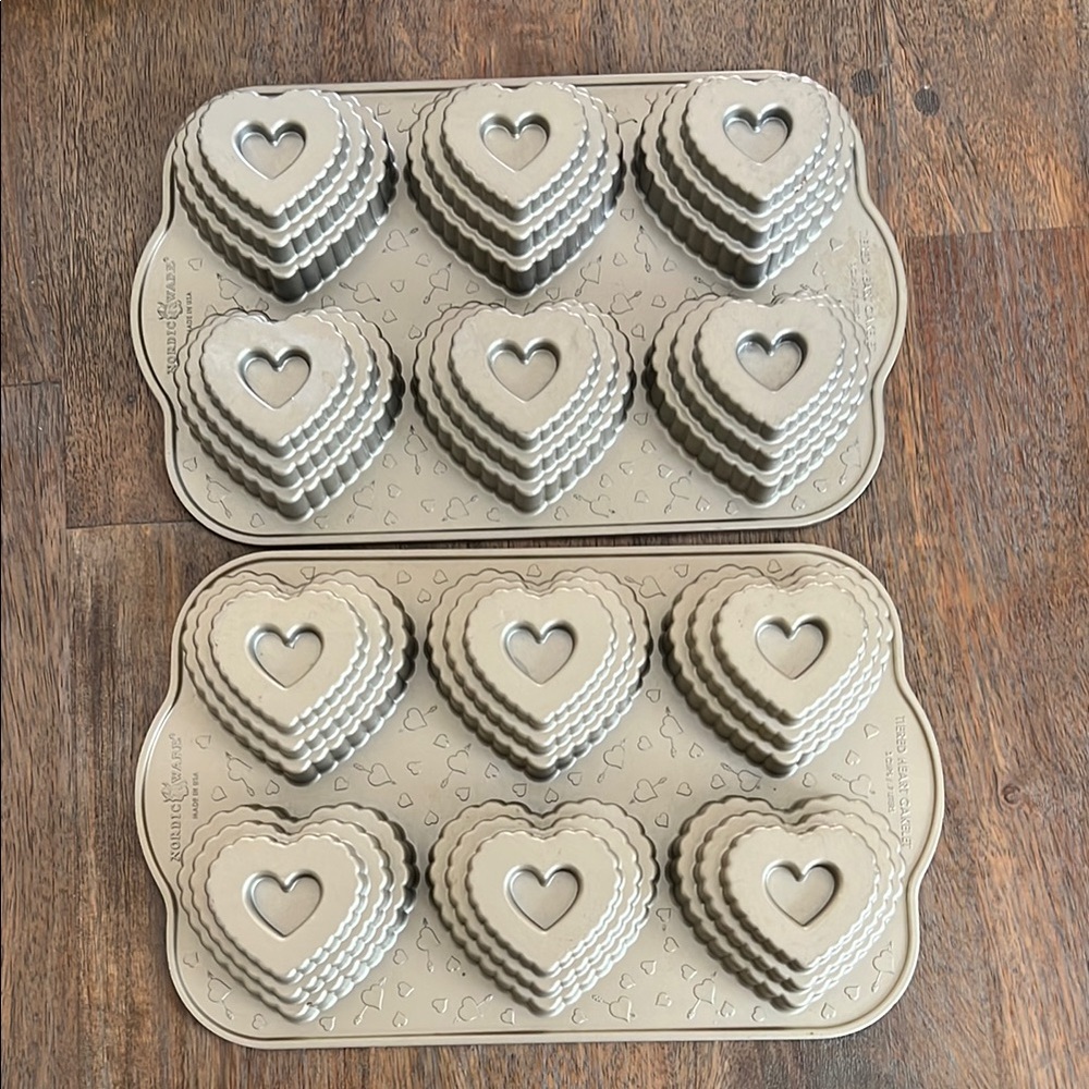 Nordic Ware Silver Heart Bakeware Set